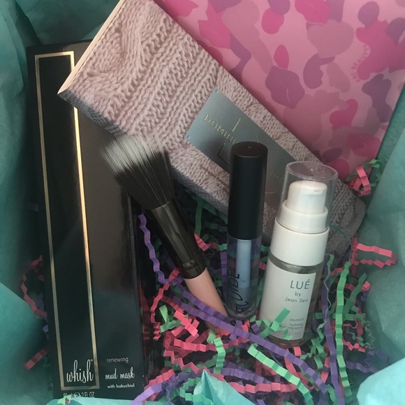 YOU CHOOSE THE PRICE Mystery Makeup Box - Picture 5 of 10